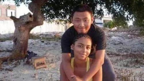 黑人老婆吃瓜视频大全,揭秘网络热传的趣味瞬间