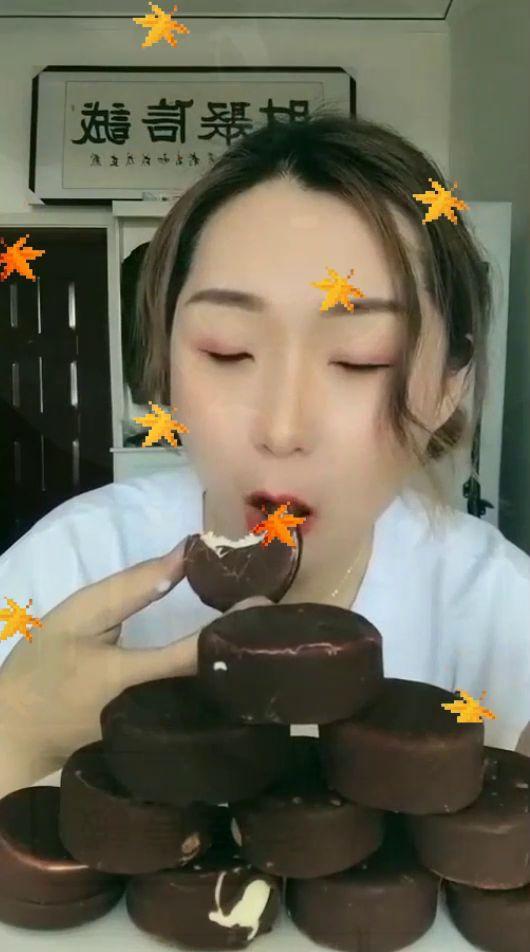 瓜姐冬天吃雪糕视频,瓜姐挑战冰爽雪糕，暖冬里的清凉一夏