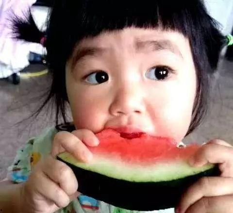 小宝贝吃两瓜好吗视频讲解,营养双倍，健康加倍