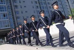 保安吃瓜监控视频,保安吃瓜瞬间，网友热议不已